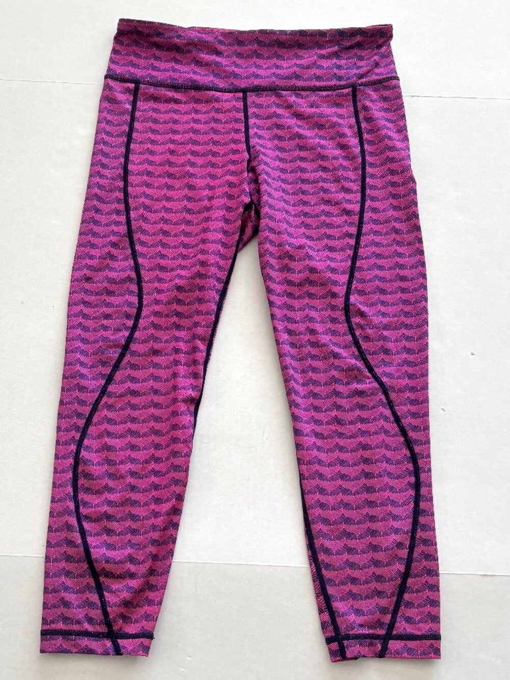 Vineyard Vines Women's Etched Whale Tail Performance Leggings